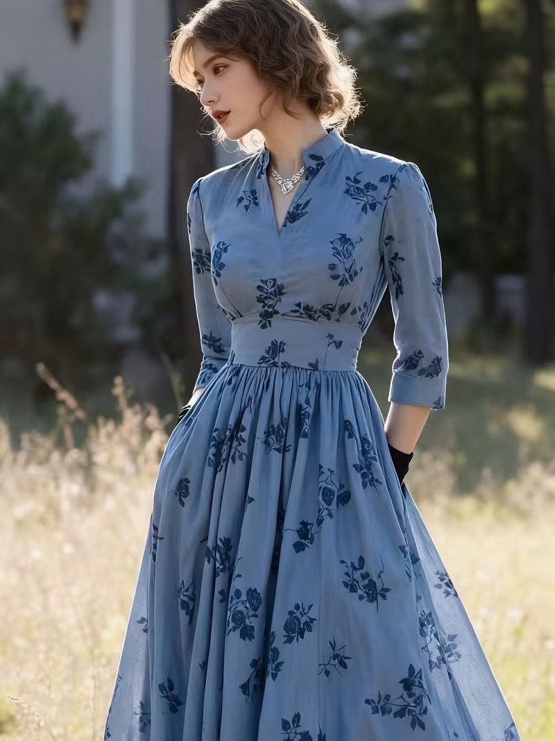 WhatsApp-Image-2025-12-23-at-10.26.01-1.jpeg Elegant Eid V-Neck Long Dress