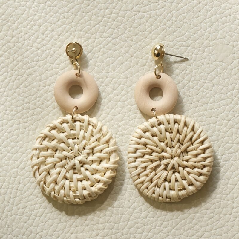 09ec39c3dba1b1ae122a9cf7b72e74e1.jpg 1 Pair of Elegant Boho Chic Handwoven White Rattan Circle Dangle Earrings for Women